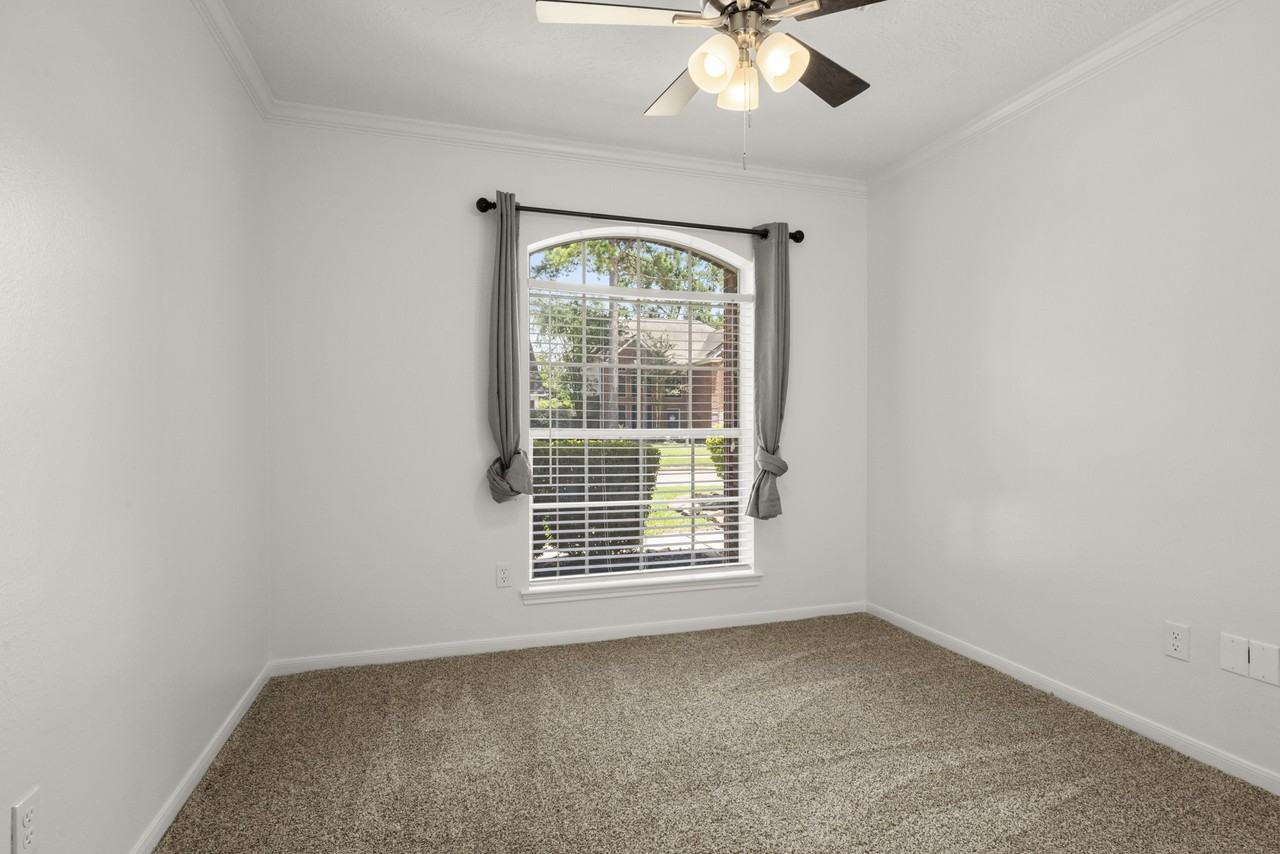 16014 Lakestone Dr #16014 - Photo 4 of 20