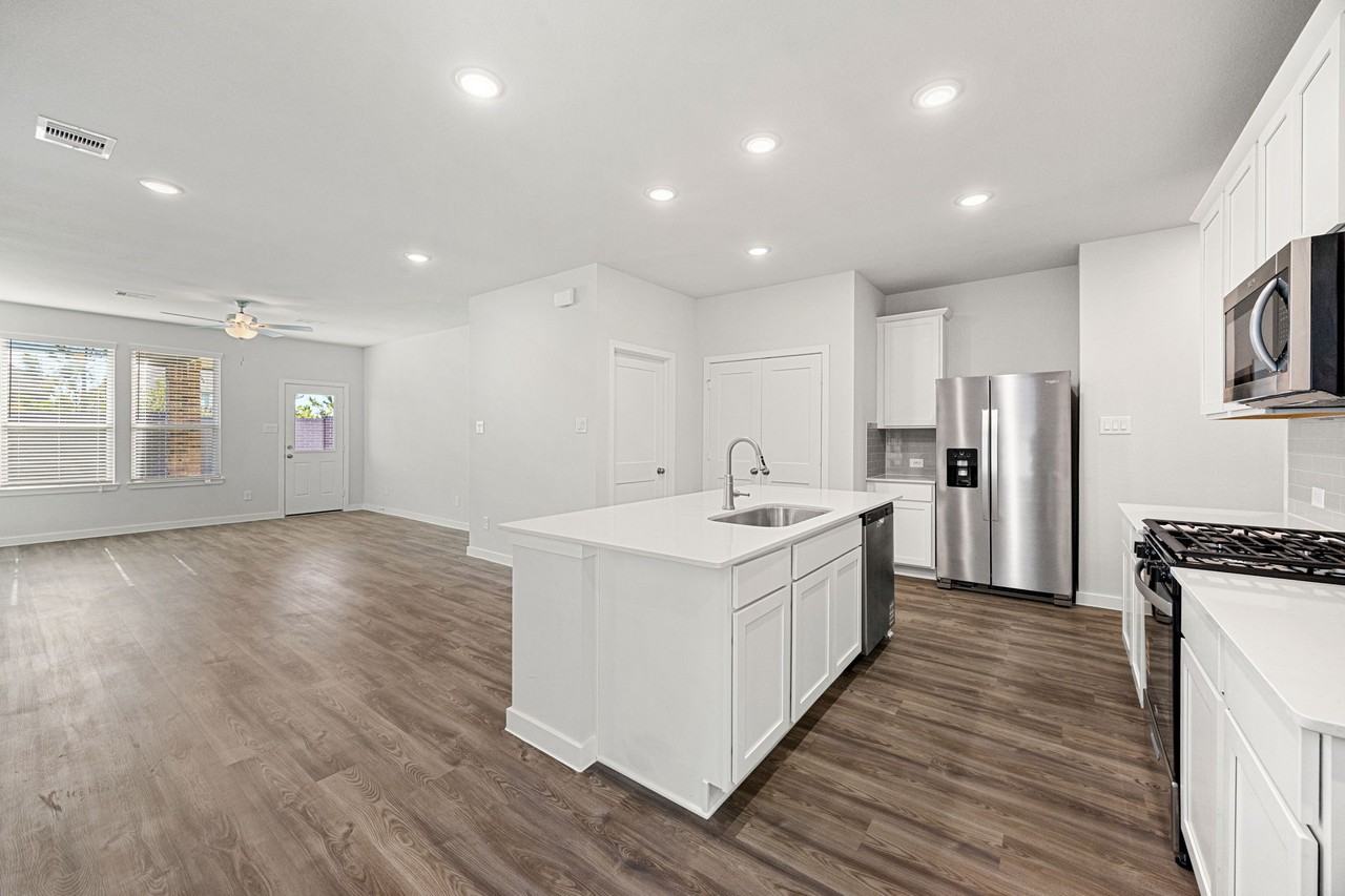 21043 Armstrong County Dr #21043 - Photo 5 of 35