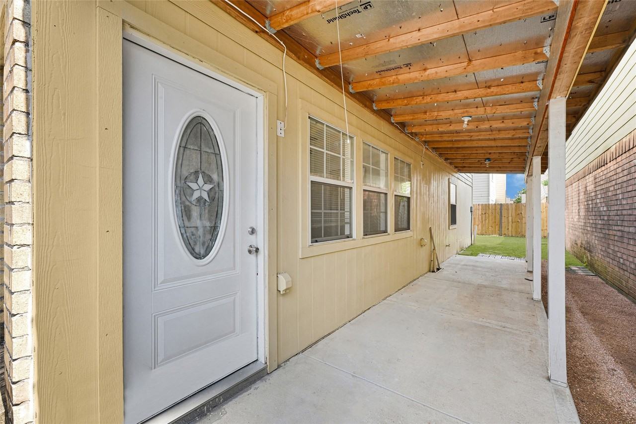 11878 Fairpoint Dr #11878 - Photo 4 of 26