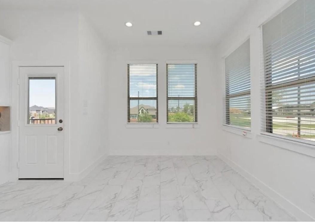 1526 Crystal Stream Dr #1526 - Photo 4 of 11