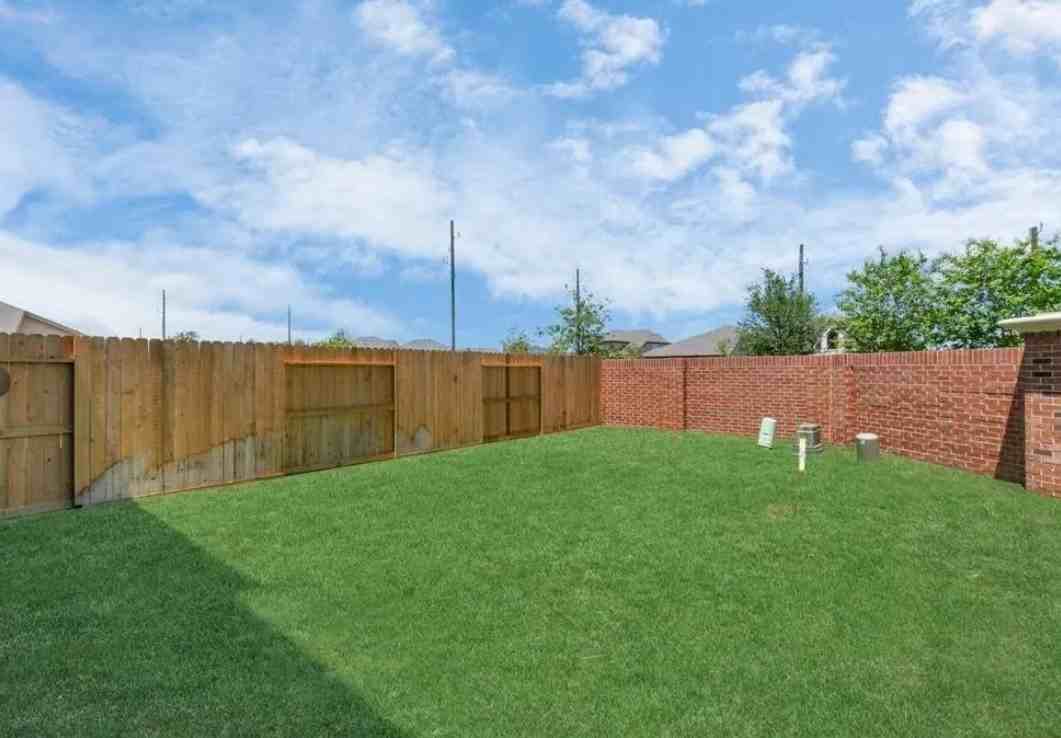 1526 Crystal Stream Dr #1526 - Photo 6 of 11