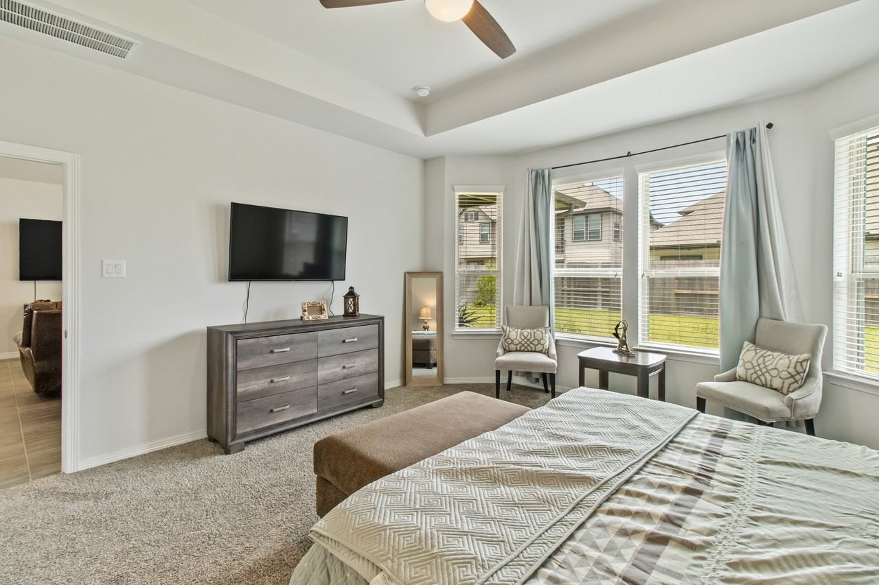 Laurel Woods Cir #8735 - Photo 7 of 26