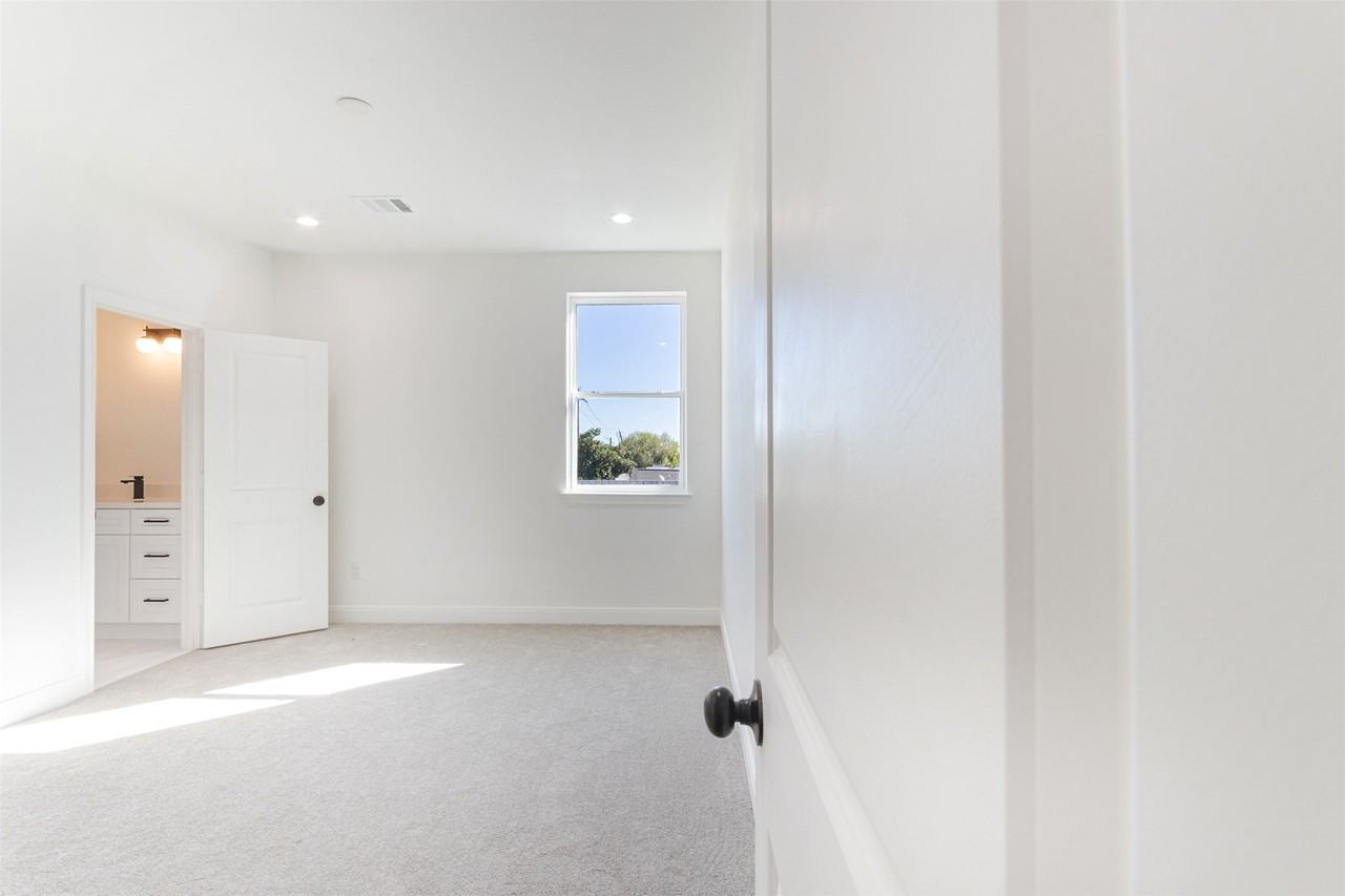 4008 Bennington Street #4008