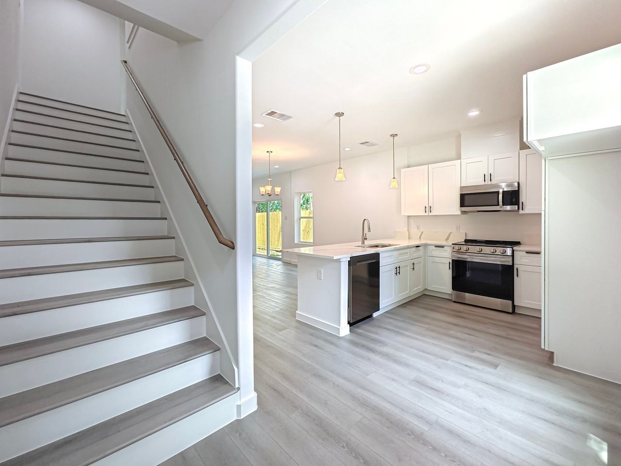 8617 Hoffman St #8617B - Photo 3 of 13