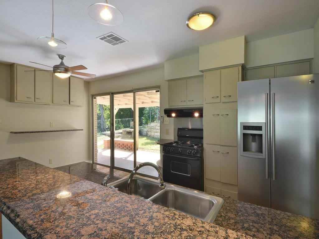 401 Cherry Hill Dr #401 - Photo 7 of 22