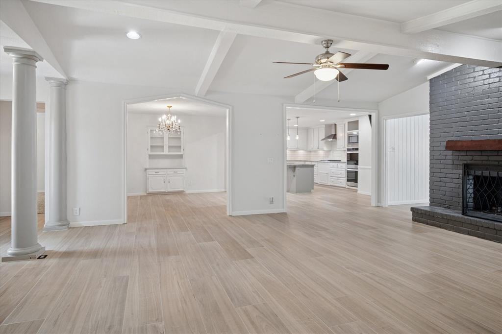 2801 Elmcrest Circle #2801 - Photo 2 of 37