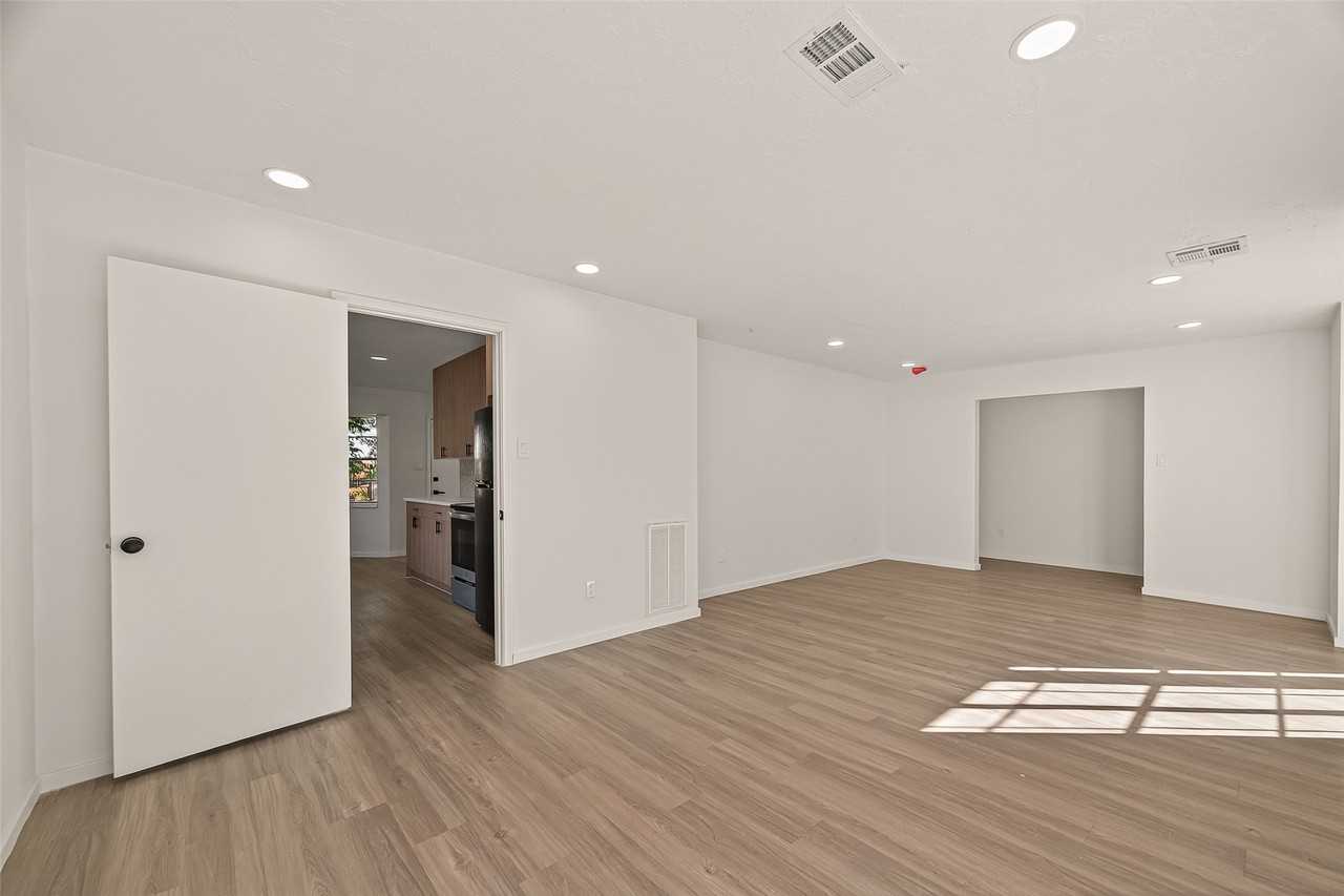 2015 North Fisher Court #2015 - Photo 3 of 50