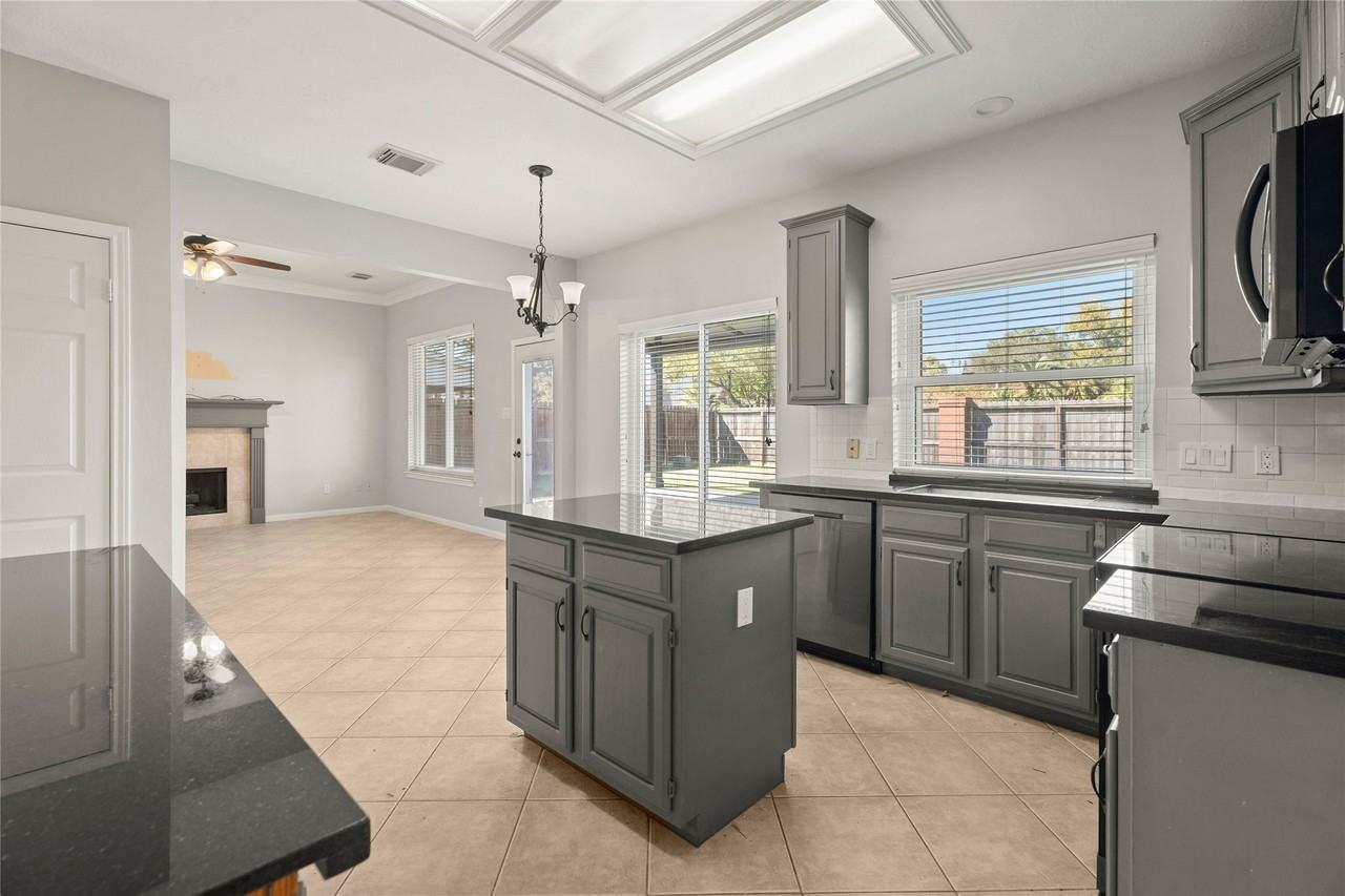 1209 Comanche Street #1209 - Photo 3 of 24