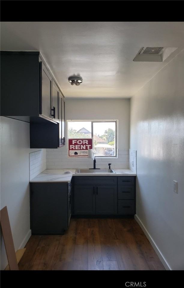 1451 E 21st St #1451-3 - Photo 2 of 4
