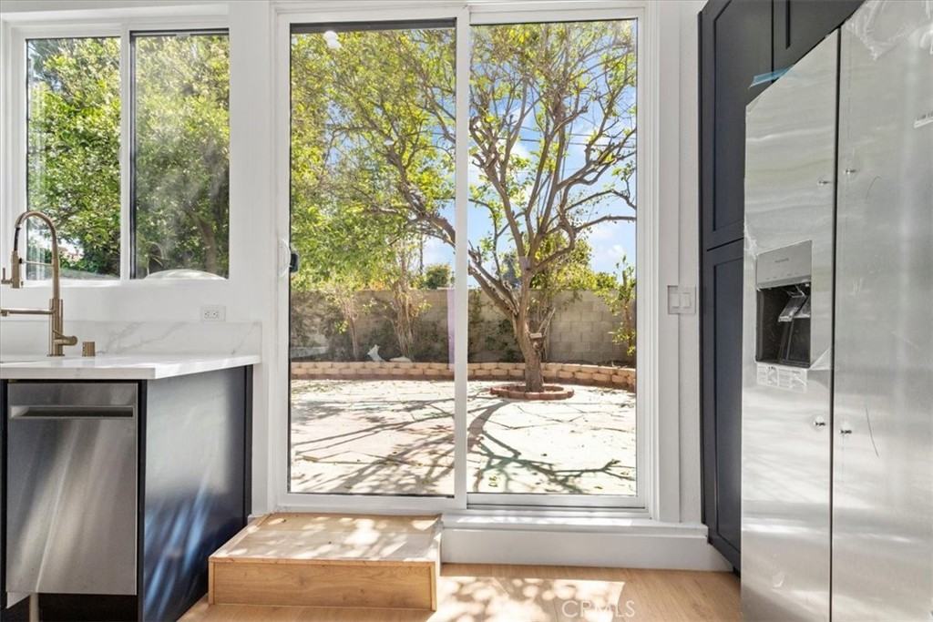 8360 Vanalden Ave #8360 - Photo 5 of 12