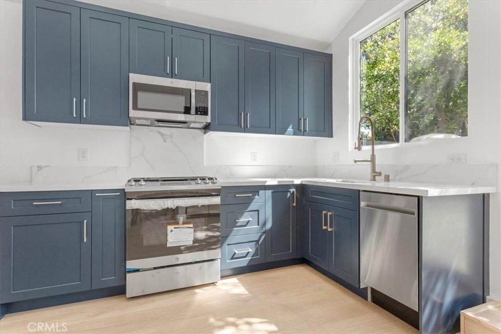 8360 Vanalden Ave #8360 - Photo 7 of 12