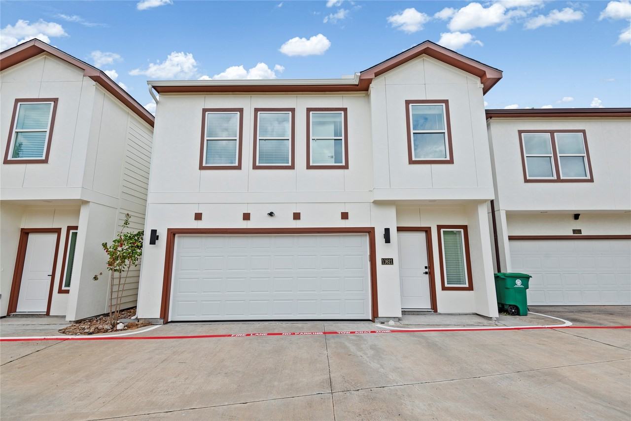 11621 Waldemar Dr #11621 - Photo 2 of 17