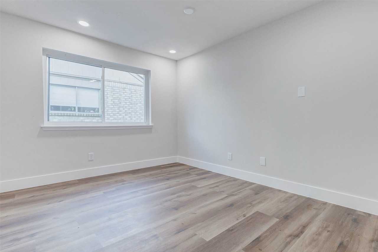 15706 Dunmoor Dr #15706 - Photo 2 of 39