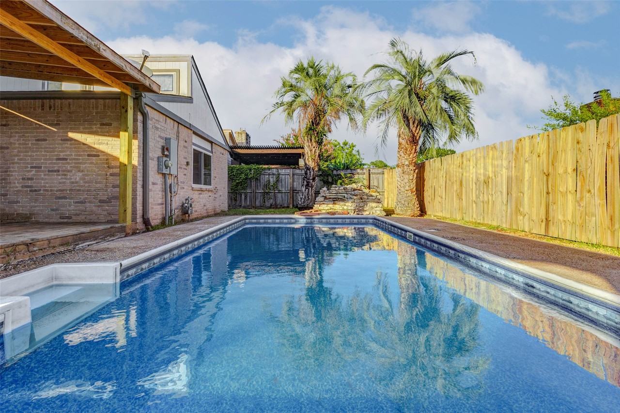 15706 Dunmoor Dr #15706 - Photo 4 of 39