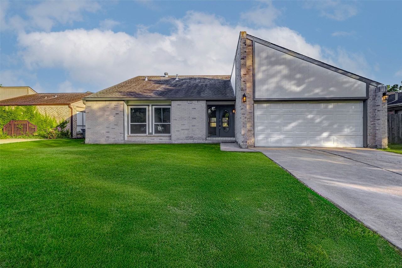 15706 Dunmoor Dr #15706 - Photo 7 of 39