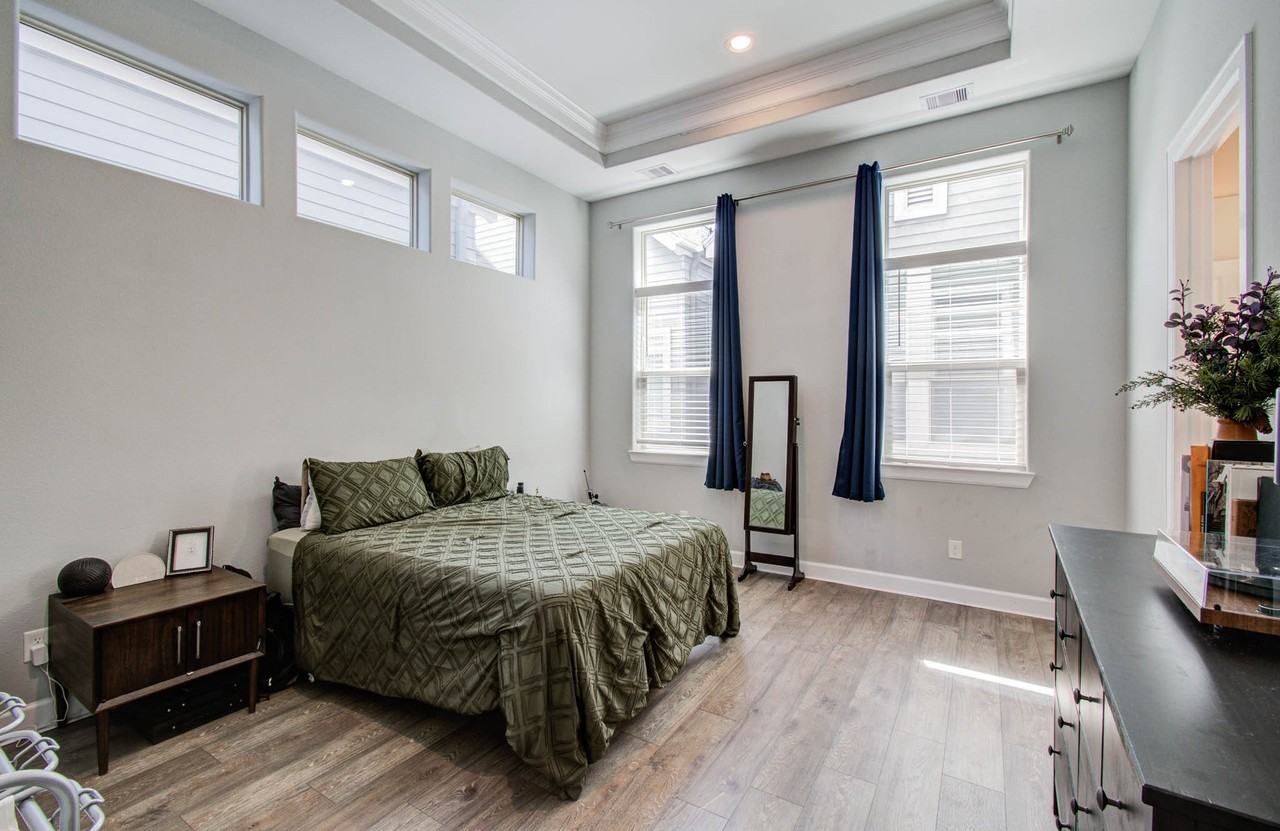 2115 Naomi St #2115B - Photo 3 of 28