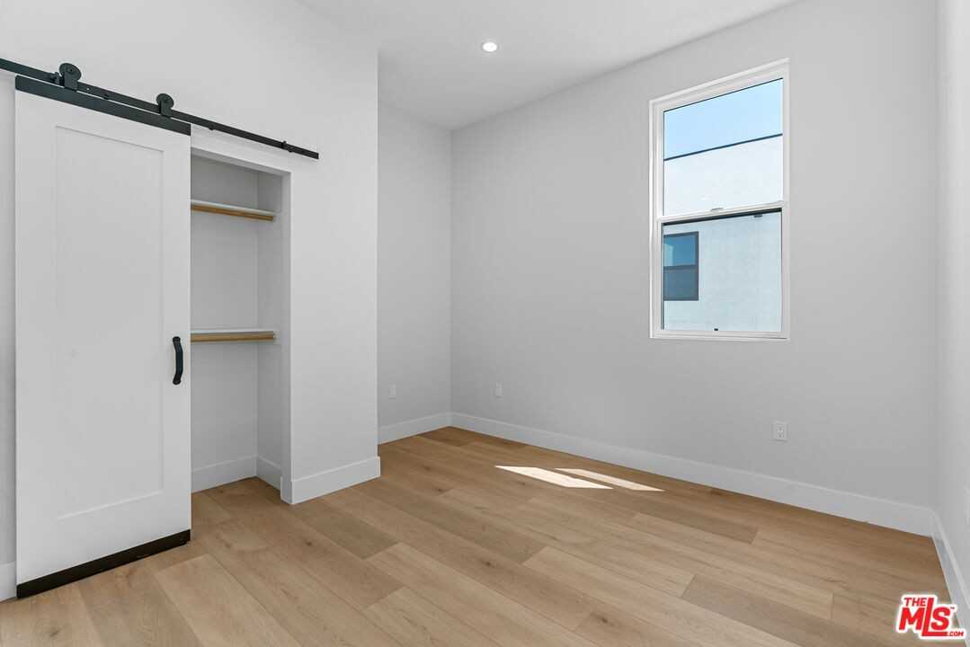 4714 W 17th St #4714 - Photo 3 of 11