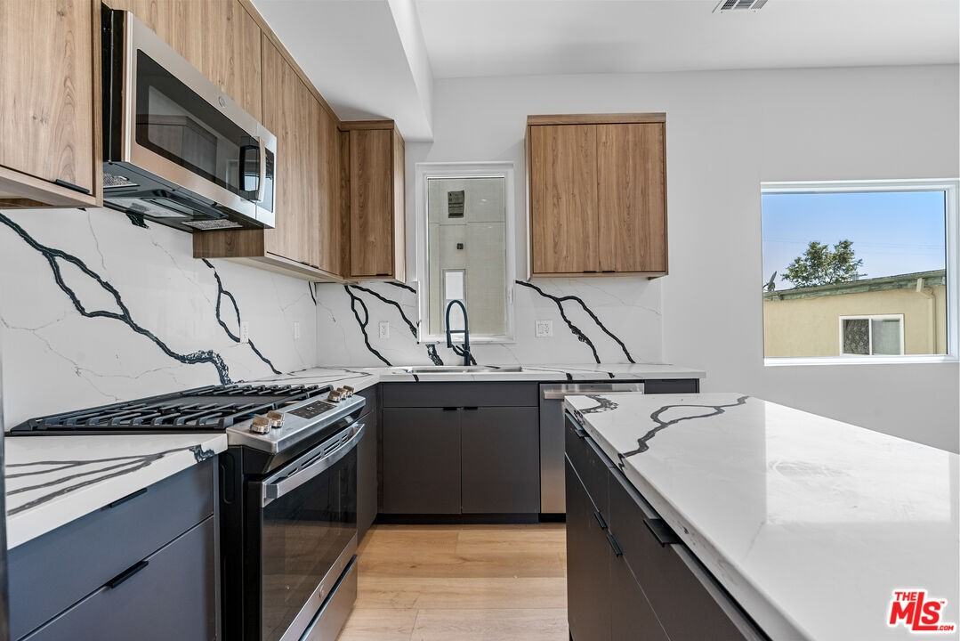 4714 W 17th St #4714 - Photo 4 of 11