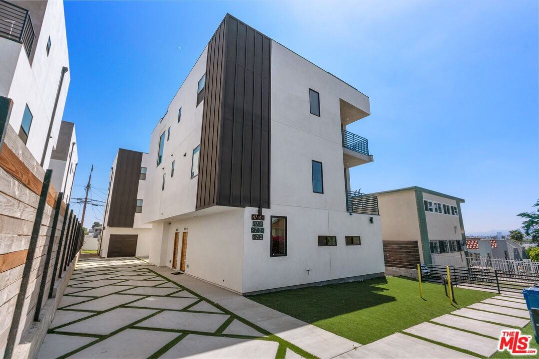 4714 W 17th St #4714 - Photo 5 of 11