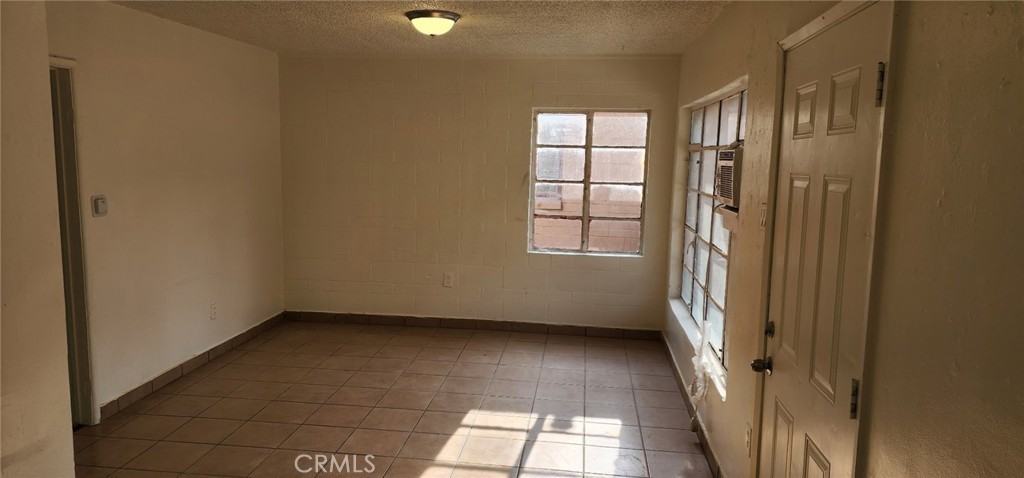 1143 N Mayfield Ave #1143 - Photo 3 of 5