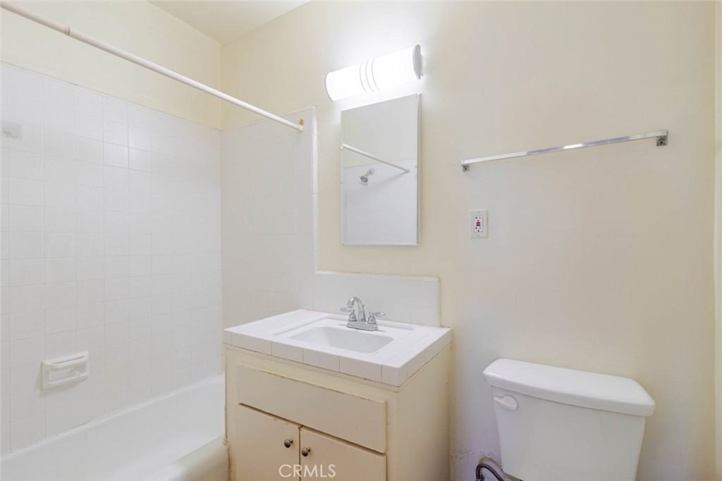4012 W 133rd St #4012-8 - Photo 5 of 20