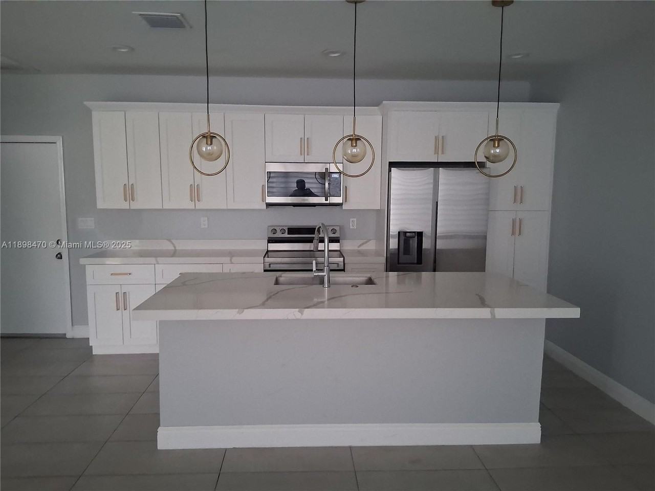 488 Northwest 40th Court #488-488 - Photo 4 of 21