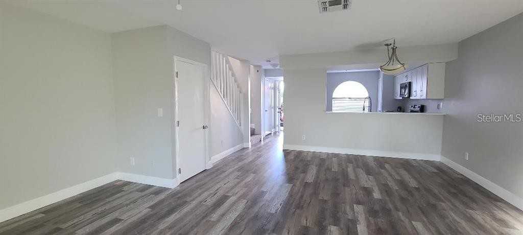 1517 Chateaux De Ville Ct #1517 - Photo 2 of 24