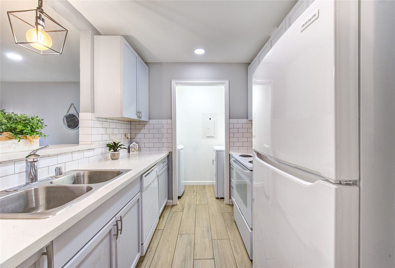 3929 Tanglewilde Street #3929-3929 - Photo 6 of 44