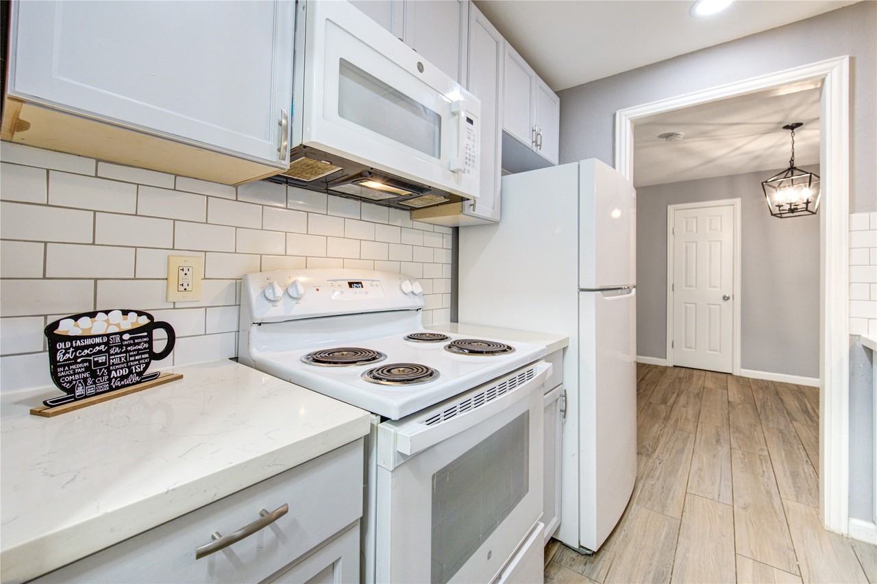 3929 Tanglewilde Street #3929-3929 - Photo 7 of 44