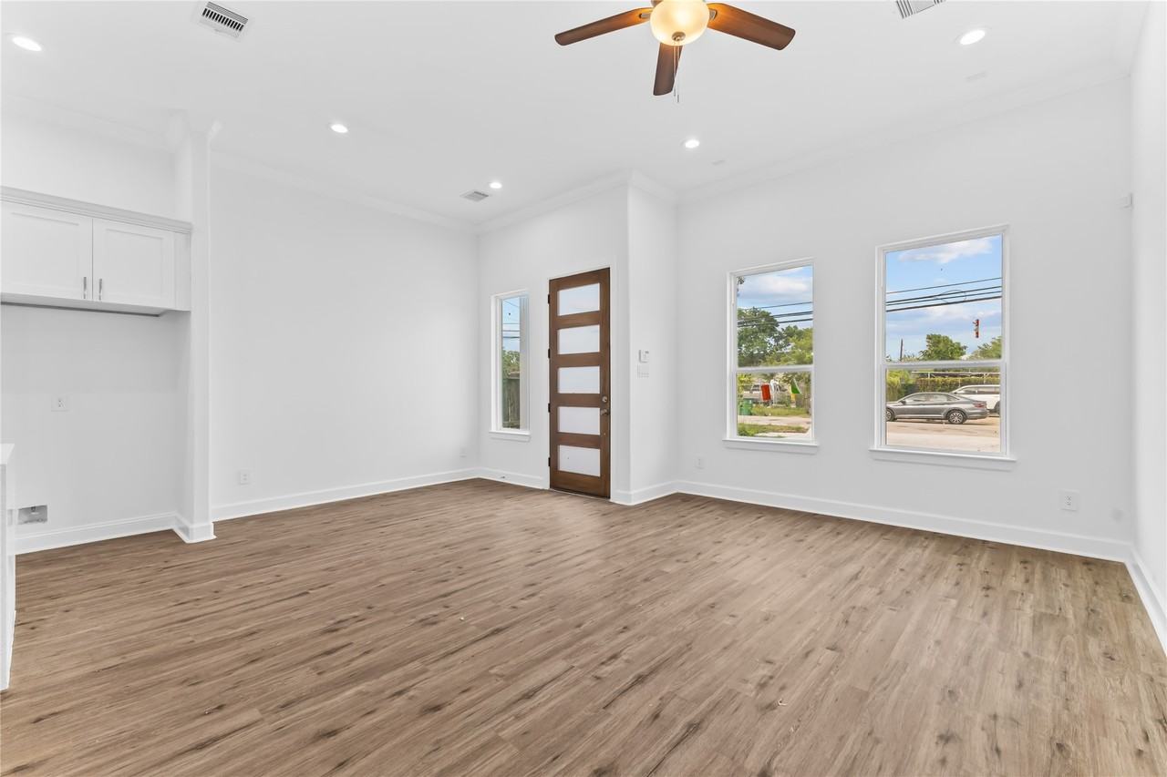 7805 Farnsworth Street #7805A - Photo 5 of 25