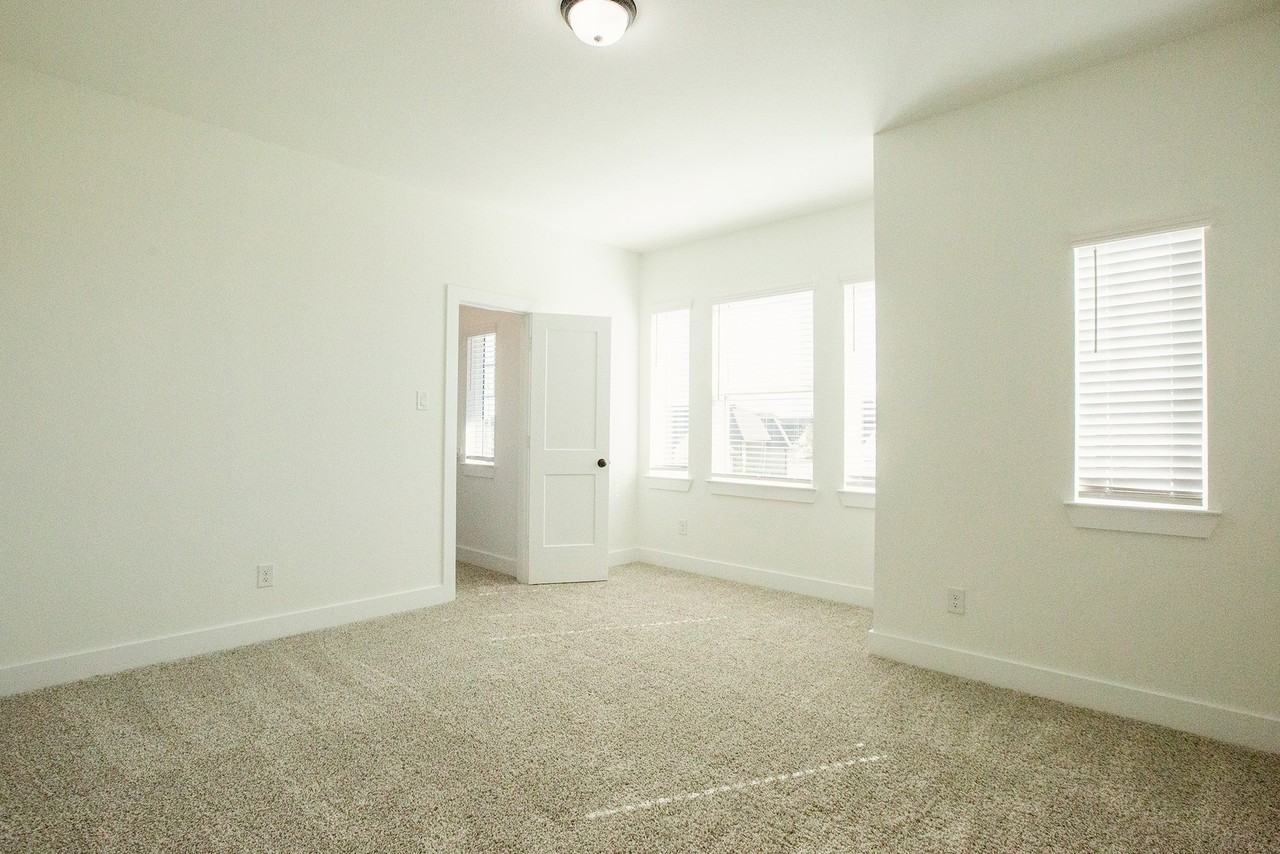 21134 Garden Palm Dr #21134 - Photo 2 of 29