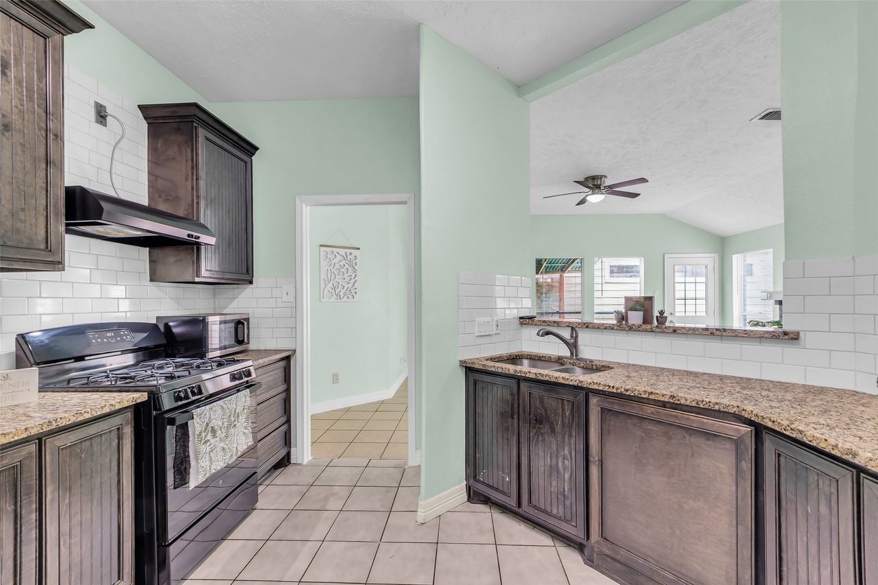 11838 Plumbrook Drive #11838 - Photo 6 of 15