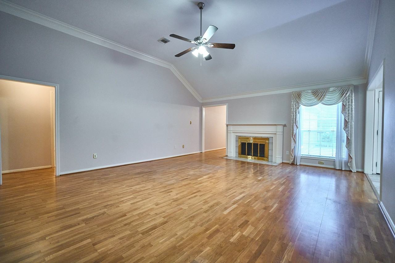 5022 Moss Run Drive #5022 - Photo 4 of 26