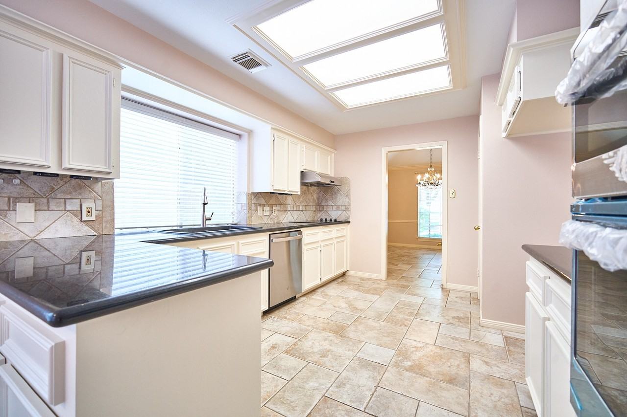 5022 Moss Run Drive #5022 - Photo 5 of 26