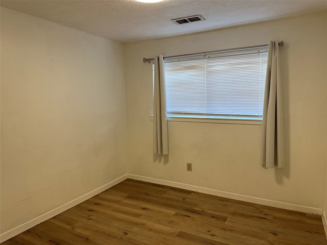 1101 Ellen Drive #1101 - Photo 3 of 12