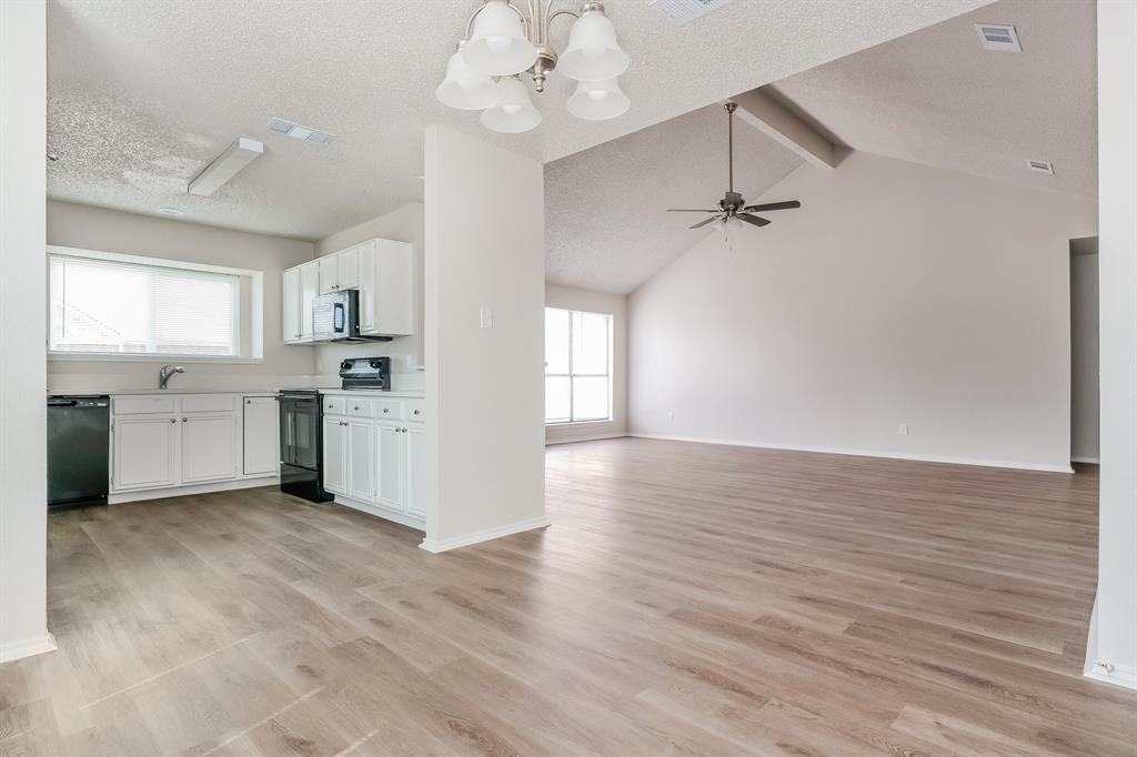 900 Blewitt Dr #900 - Photo 3 of 16