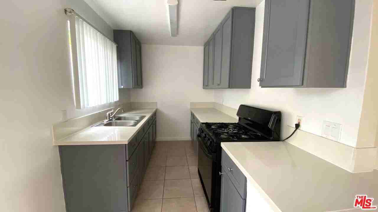 443 South Wilton Place #443-16 - Photo 3 of 15