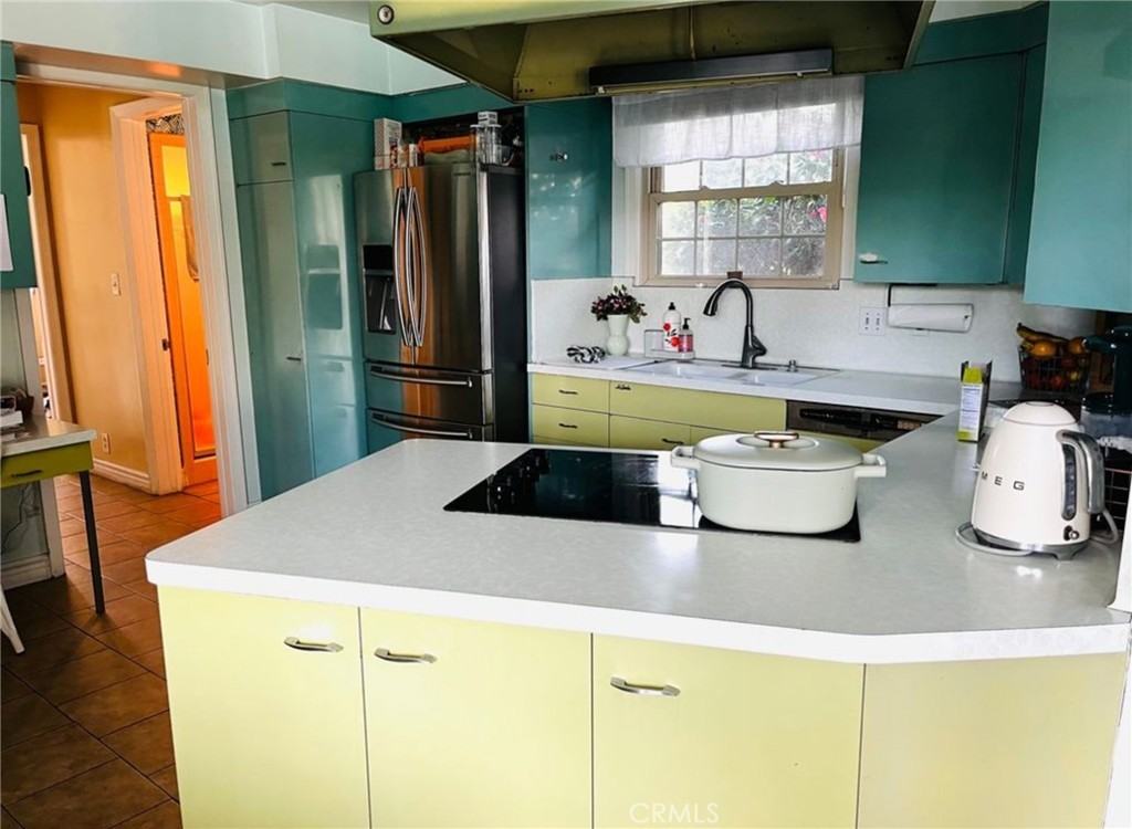 728 Hunter Drive #728 - Photo 5 of 15