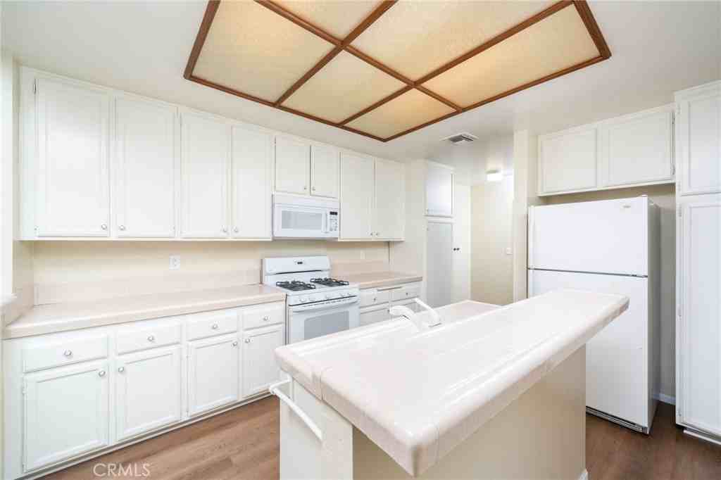 432 Caldwell Court #432 - Photo 3 of 29