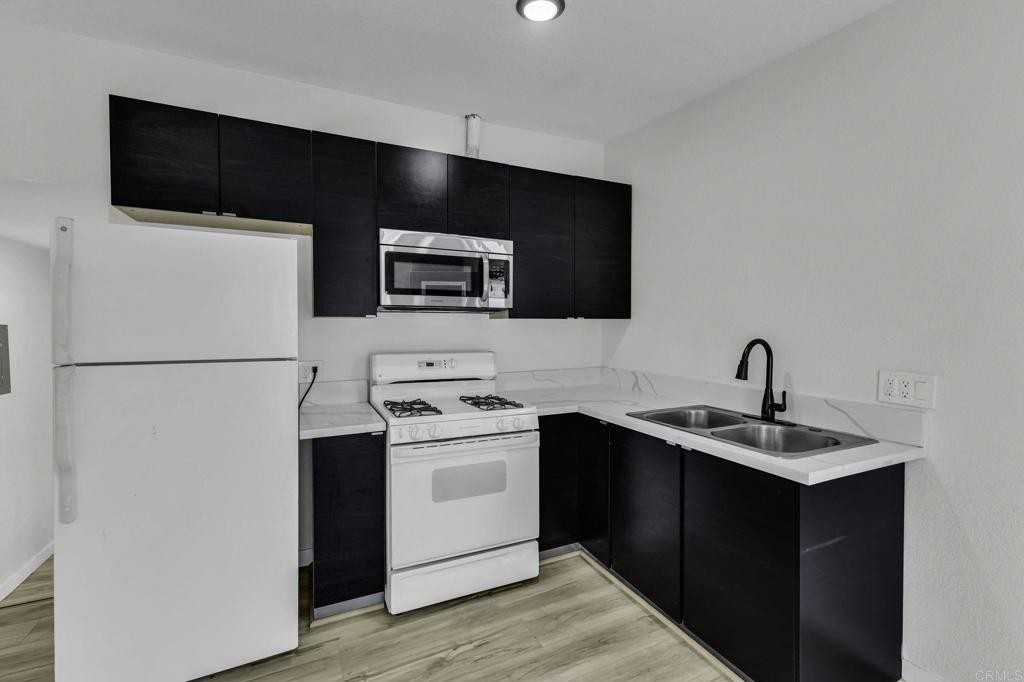 2029 E Avenue #2029 - Photo 6 of 14