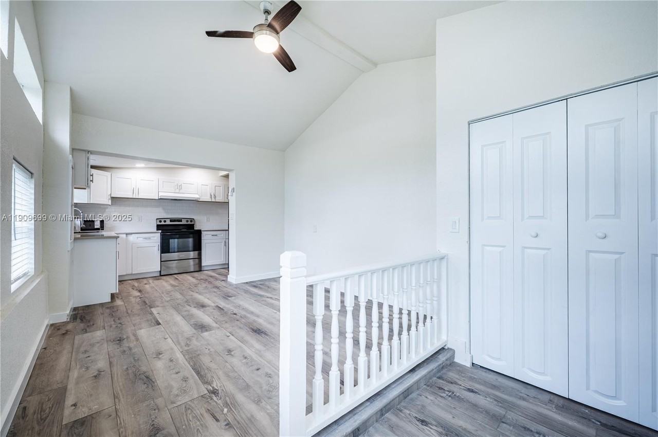 4504 Oakley Street #4504A - Photo 3 of 32