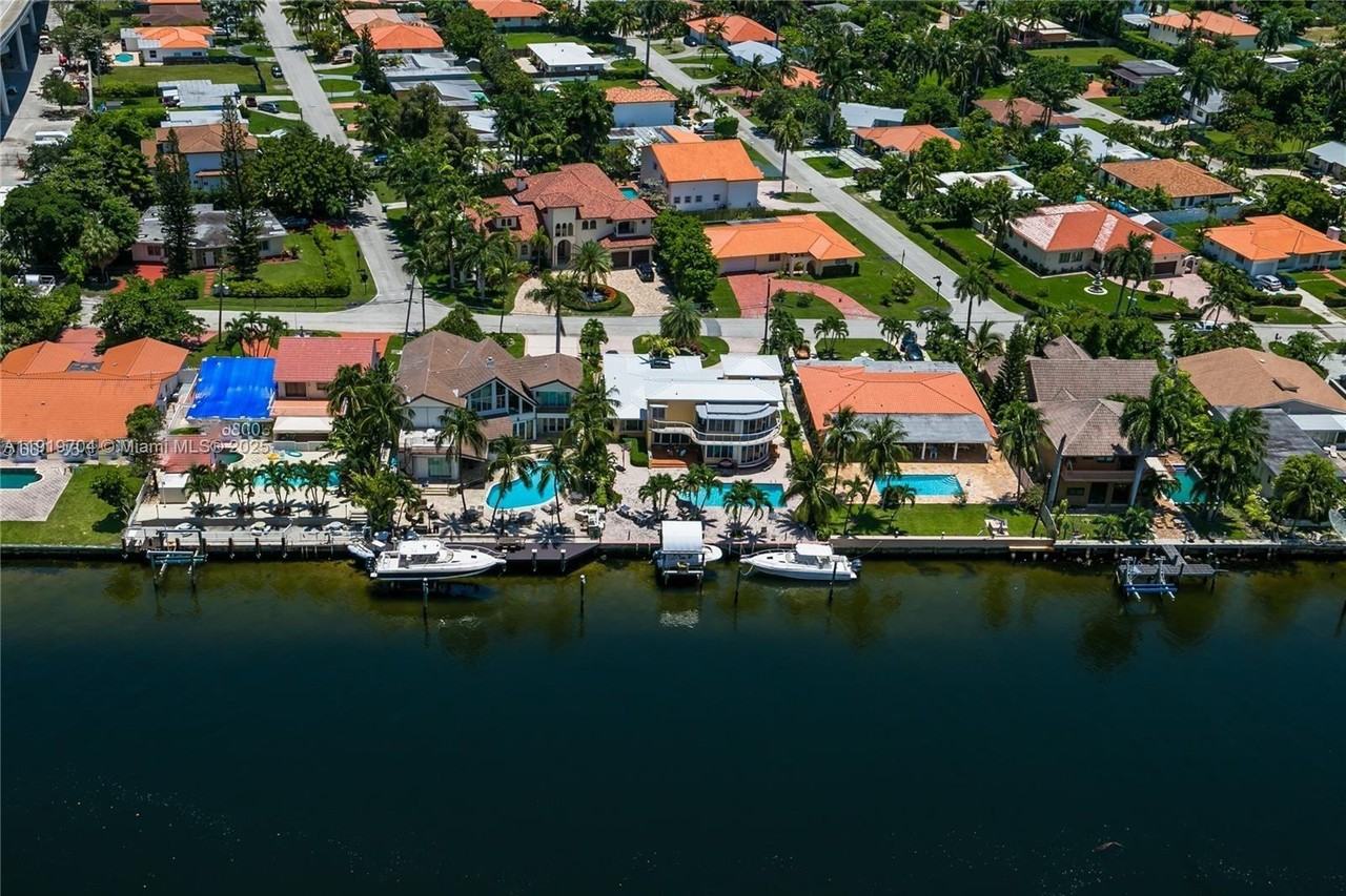 19195 Northeast 36th Court #19195-3009 - Photo 7 of 36