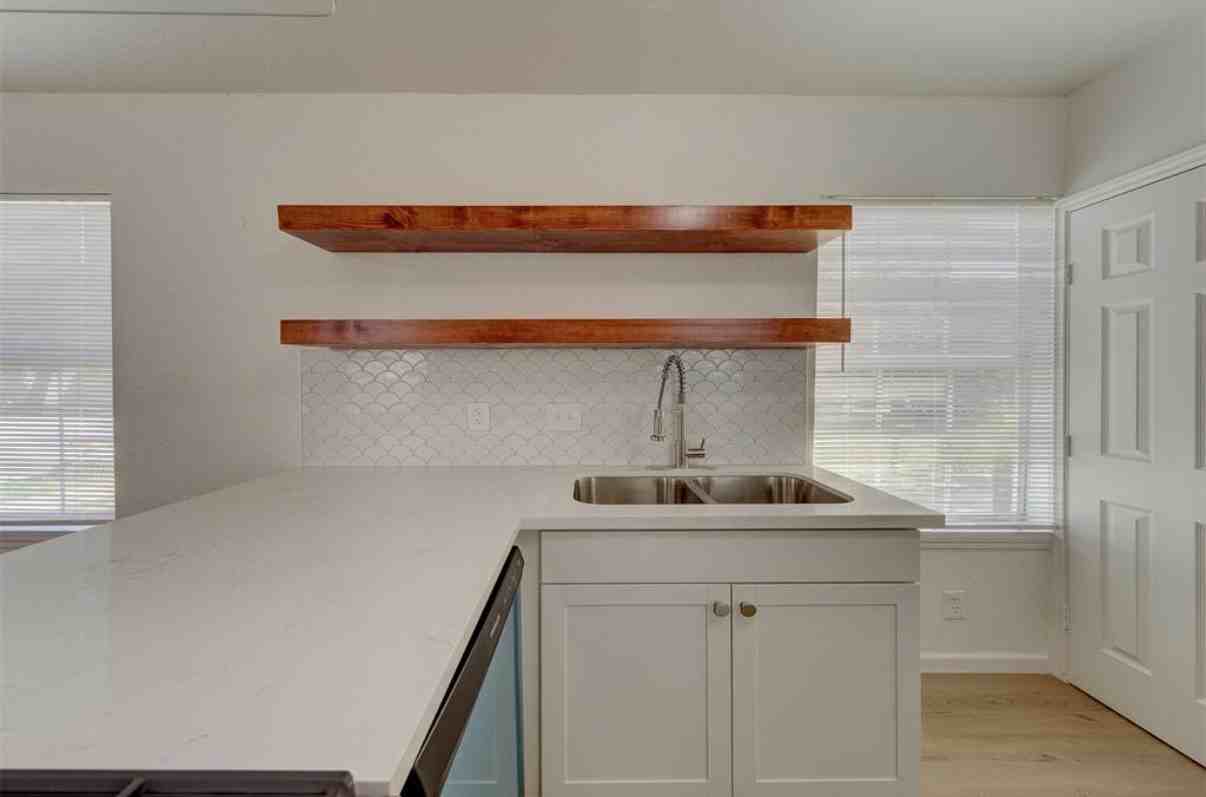 3911 Winnie Street - Avenue G #3911