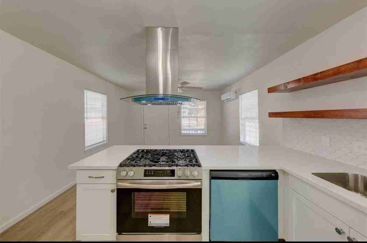 3911 Winnie Street - Avenue G #3911 - Photo 2 of 23
