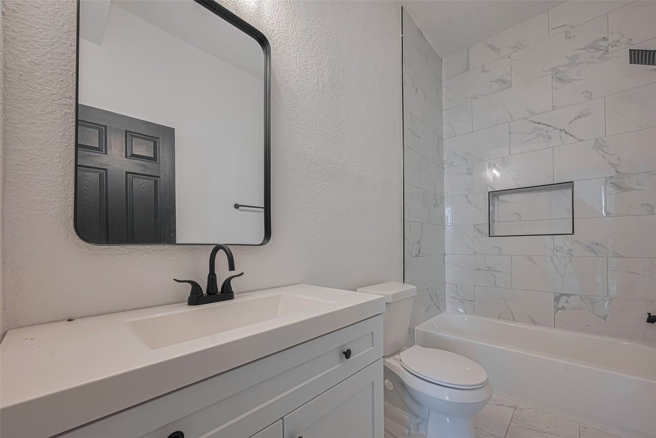 1014 13th St #1014 - Photo 2 of 30