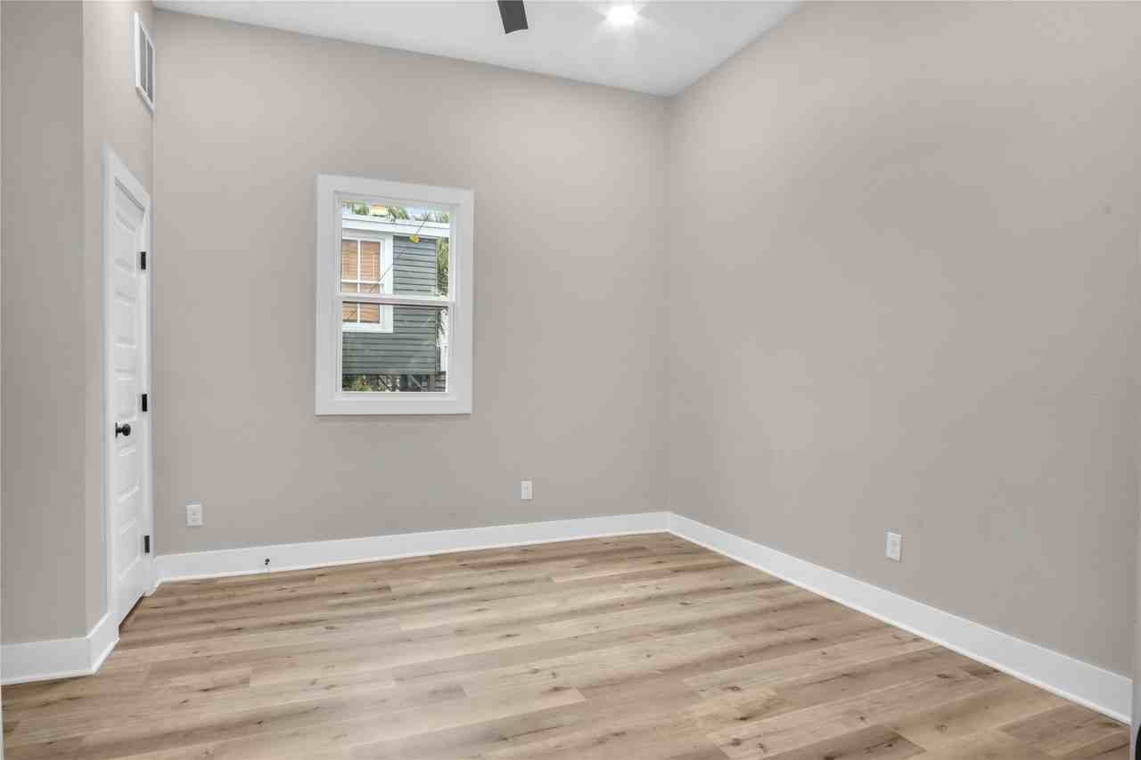 614 11th St #614 - Photo 6 of 45