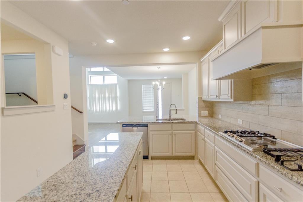 420 Texas Dr #420 - Photo 3 of 29