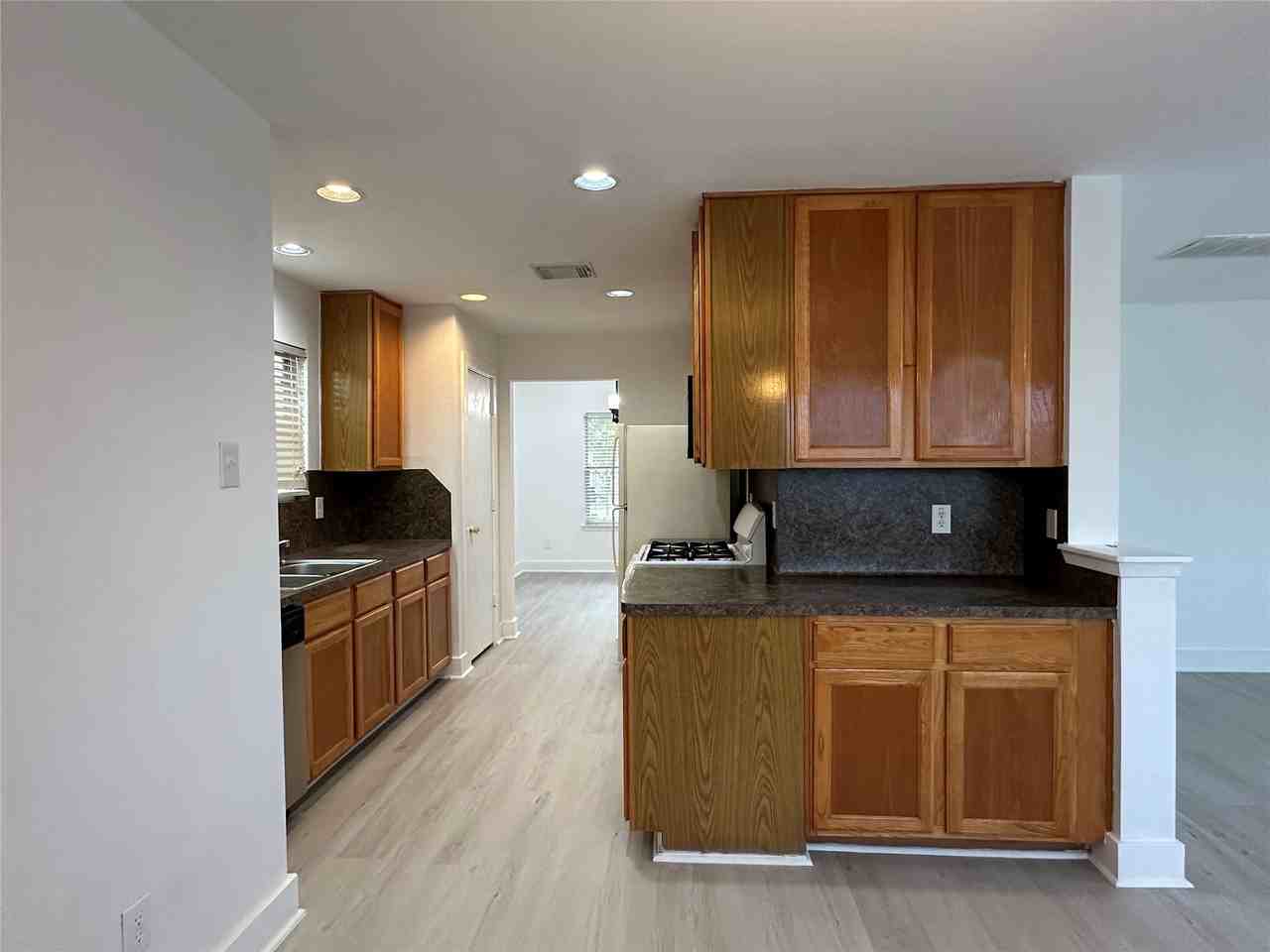 7430 Rabbitt Rdg #7430 - Photo 3 of 17