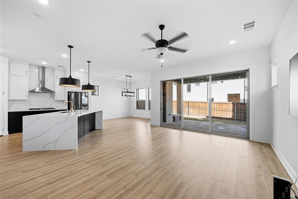 700 Red Fork Dr #700 - Photo 4 of 40