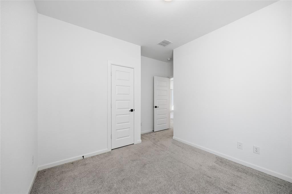 700 Red Fork Dr #700 - Photo 6 of 40